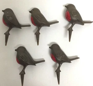 5 x small plastic ROBINS festive Christmas cake topper craft culpitt SUGARCRAFT - Picture 1 of 5