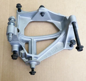 1994 1995 CADILLAC DEVILLE 4.9 Alternator Bracket 3543039 - Picture 1 of 7