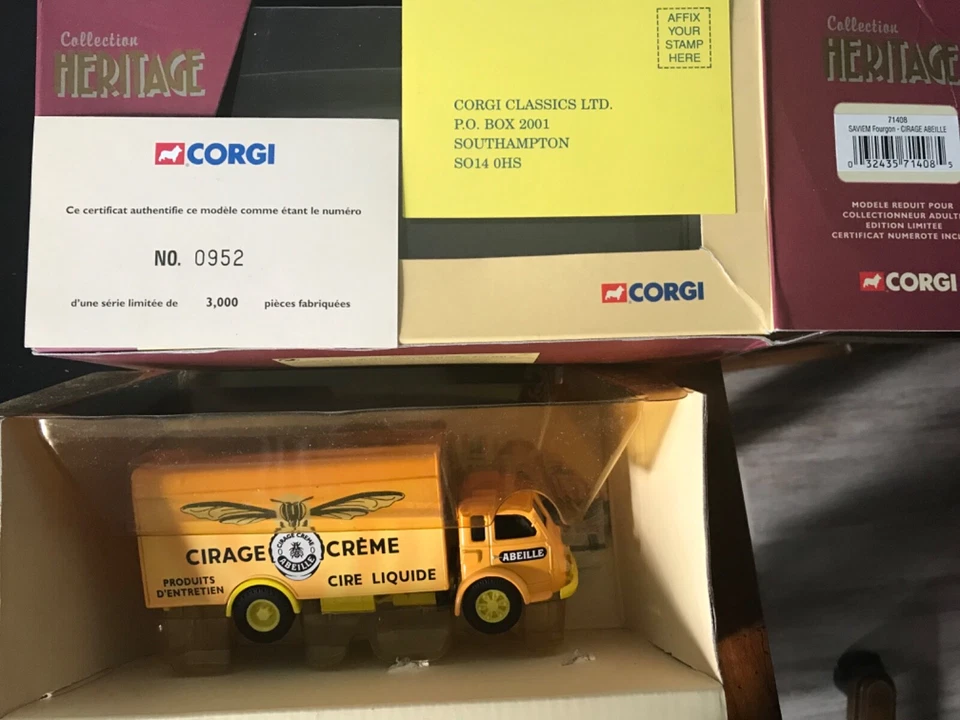 Fourgon SAVIEM " Cirage l'Abeille " - 1/50 - CORGI Héritage n° 71408 - Photo 1/1