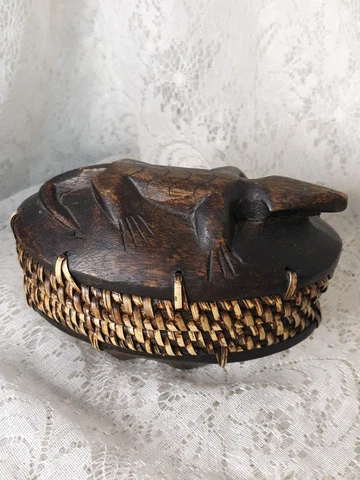 Vintage Hand Woven Hand Carved Wooden Trinket Box with Lizard, Indonesia Cover