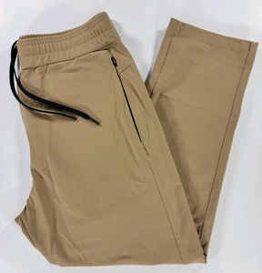 Pantaloni Public Rec Daymaker Uomo 30x26 Tan Felpa Jogger Elasticizzati Performance - Foto 1 di 14