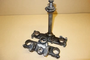 Juego de abrazaderas de yugos de horquilla delantera Kawasaki KLR650 TENGAI KLR 650 1988 - Imagen 1 de 8