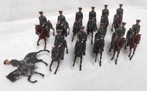 Britains Ltd, pre 1960s painted cast lead United States Calvary on Horseback, 12 - Picture 1 of 11