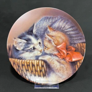 Vintage Bradford Exchange Baskets of Love #7 Kitty Plate — Louie & Libby — 1993 - Picture 1 of 7