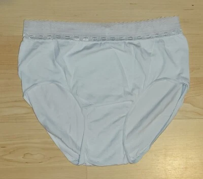 New BALI Women's Comfort Revolution Seamless Lace Brief Panties Underwear Sz 8/9 - Image 1 of 4