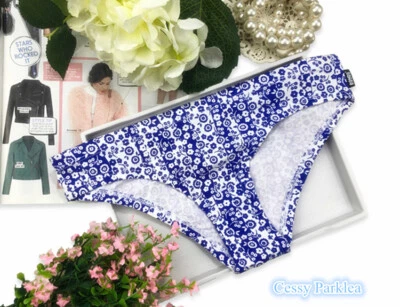 SN-F5-3 Women's BONDS Cotton Blue and White Floral Print Hipster Bikini 8-10 AU - image 1 of 4