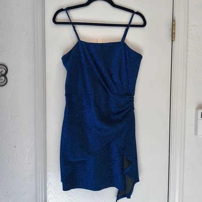 Vestido Juniors Grande Azul Brillo Brillante Estilo Envolvente Correas de Espagueti Ajustables  Foto 1 de 4