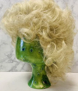 Vintage PAULA YOUNG Wig BLONDE 22 GLORIA H3202 Short Curly Pixie Layers 1999 Box - Picture 1 of 21