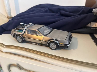 Sun Star 1: 18 压铸 DeLorean 时间机器回到未来飞行版本 — 第 1/3 张图片