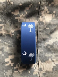 2x SOUTH CAROLINA, Silikonarmband 1" breit, vertikales Design, Veteranenbetrieb - Bild 1 von 1