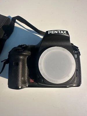 PENTAX Digital SLR camera K10D Black (Body Only) TESTED - Image 1 of 4