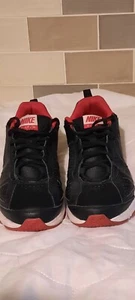 Nike T-Lite sportliche Laufschuhe Größe 7 EU 41 - Bild 1 von 8