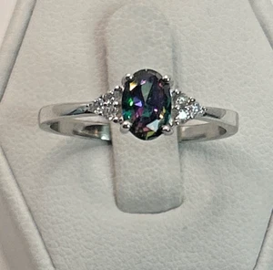 STUNNING .925 Vintage Sterling Silver Estate Ring Size 8.75 Mystic Topaz stone - Picture 1 of 6