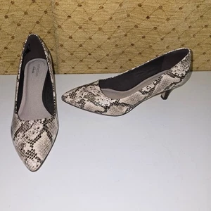 NEW Clarks Womens Linvale Jerica Pump Kitten Heel Size UK 6 D EU 39.5 - Picture 1 of 8