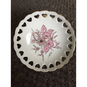 Reutter Porzellan German Floral Reticulated Heart Lace Porcelain Trinket Dish - Picture 1 of 9