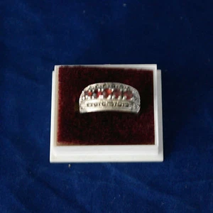 Bonito 925 Anillo Plata Con Marcasita Y Facetado Granate 5 Gr.1x2 Cm. Ancho - Imagen 1 de 1