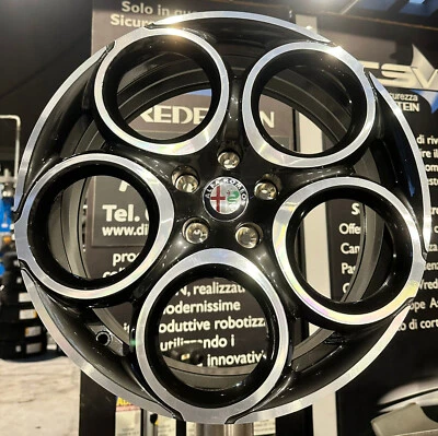 SET KIT N4 CERCHI IN LEGA ORIGINALI ALFA ROMEO TONALE / GIULIETTA DA 18 50569059 - Imagen 1 de 4
