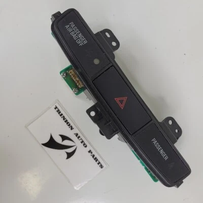 2004-2006 Hyundai Elantra Center Dash Hazzard Button Module OEM - Image 1 of 4