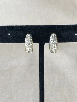 Pendientes de clip Christian Dior tono dorado con estrás transparente J-Hoop Foto 1 de 4