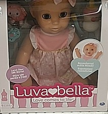 LUVABELLA Bambola Interattiva con Oltre 100 Parole e Frasi ITALIANO SPIN MASTER