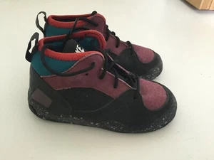 NIKE NEW RARE DEADSTOCK Baby Shoes Sneakers never worn Size 6.5 - Picture 1 of 6