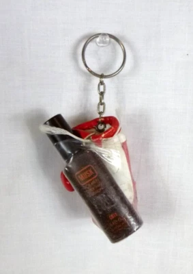 Nuevo de Colección Años 70 Coty Musk Para Hombres .5 Fl Oz Después del Afeitado con Guante de Boxeo Llavero Rojo Foto 1 de 4