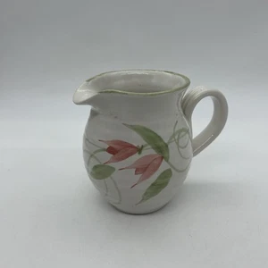Jarra de cerámica australiana vintage Bruce Heggie lanzada a mano rosa verde - Imagen 1 de 12