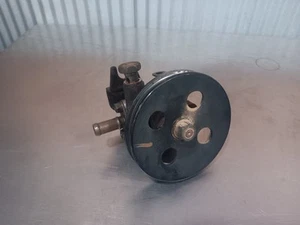 90-97 Nissan Hardbody D21 OEM ka24e bomba de dirección asistida - Imagen 1 de 3
