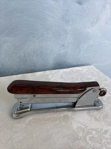 Ace Liner Bakelite Vintage Stapler #502 Walnut & Chrome Executive Desk Office - Imagen 1 de 12