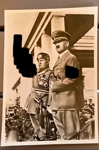 CARTOLINA POSTALE ISTITUTO LUCE PROPAGANDA VINCEREMO MUSSOLINI HITLER POSTCARD - Foto 1 di 2
