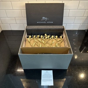 Menorá rama de olivo hecha a mano Michael Aram - latón natural 112489 hecha en la India - Imagen 1 de 19