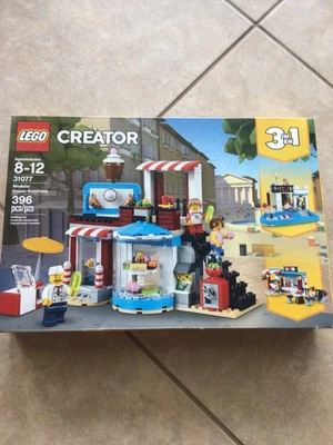 LEGO CREATOR: #31077 Modular Sweet Surprises 2018-396 pcs New Sealed Retired - Image 1 of 4