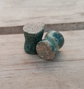 Raw Jade Plugs 9mm 00 Gauge, flare stretch earrings green natural gemstone - Picture 1 of 8