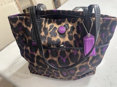 Bolso de Mano Coach H1394-F25282 Juego Estampado Ocelote Púrpura Foto 1 de 4