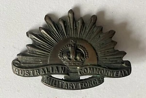 Australian Commonwealth Military Forces Rising Sun collar badge, Stoke & Sons - Picture 1 of 3