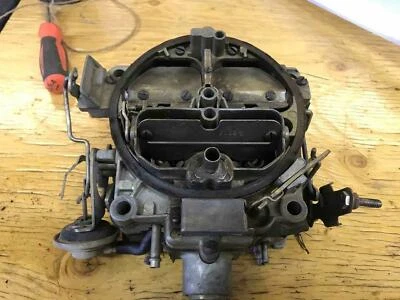 Carburador Pontiac Firebird 19688-400 300 CV EN NÚCLEO RECONSTRUIBLE Foto 1 de 4