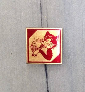 ORIGINAL VINTAGE Pin Badge HERCULES THE CAT made in USSR HERCULES LE CHAT Petit. - Picture 1 of 5