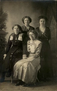 RPPC 1912 Postal de cuatro mujeres retrato - Juneau WI a Wisconsin leal - Imagen 1 de 5