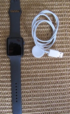 Apple Watch Series 3 GPS - 42mm Aluminium Case ION-X Glass Sport Band - Bild 1 von 3