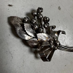 Vintage Jacques Hobe Women's Sterling Silver Rose Bouquet Pinback Brooch Classic - Picture 1 of 6