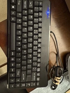 Perixx PERIBOARD-409U Wired USB Mini Keyboard Black US English Layout - Picture 1 of 8