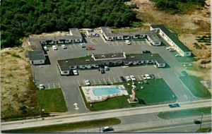 Vintage WY Postcard Capri Motel New Bedford Wyoming Aerial View Pool Fall River - Picture 1 of 2