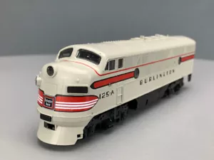 HO Stewart 8200 F3A PH II Locomotive CB&Q Low Fans Powered HO4100 - Picture 1 of 9