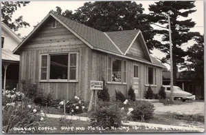 LAKE DELTON, Wisconsin Real Photo RPPC Postcard "SWEDISH COFFEE SHOP AND MOTEL" - Picture 1 of 2