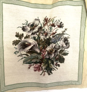 Vintage Detailed Petit Point French Country Lily Daisy Floral Needlepoint - Picture 1 of 13