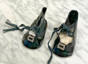 Antike Puppe schwarze Krawatte Schnalle Schuhe - Bild 1 von 2