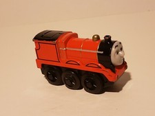 Thomas The Train  BATTERY POWERED JAMES MOTORIZED 2012 not working (H8)