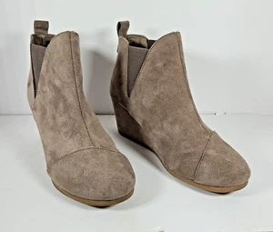 Dunes Womens Zoey Wedge Ankle Boots Size 10 Taupe Faux Suede Booties - Picture 1 of 13