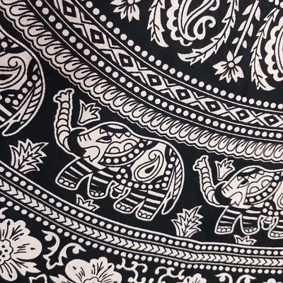 Mantel Floral Mandala Bohemio Elefante 54x108 Negro Blanco Étnico Hippie Foto 1 de 4
