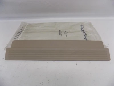 Nuevo OEM 2002-2005 Ford Crown Victoria Placa Puerta Trasera Almohadilla Rasguño Cubierta Alféizar Nuevo de Lote Antiguo Foto 1 de 3